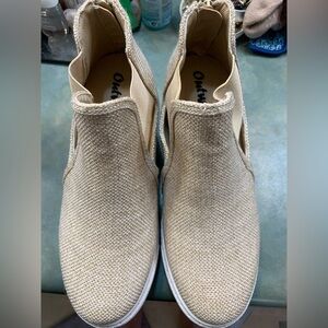 Outwoods Beige Ankle Booties